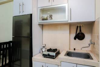 Spacious 1BR Puri Park View Apartment