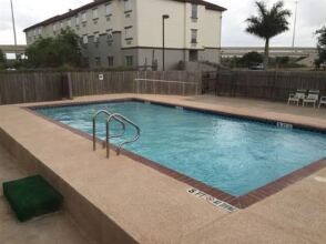 Deluxe 6 Inn & Suites, фото 27 Deluxe 6 Inn & Suites, фото 27