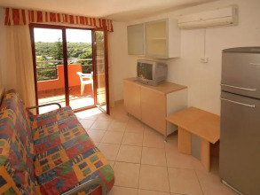 Well-kept Apartment With Balcony, 4 km. From Touristic Pula