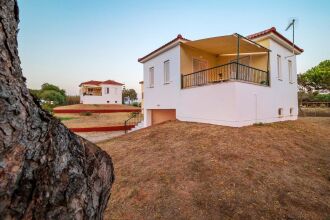 Romanos Beach Villas