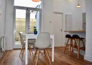 Beautiful 2 Bedroom Cottage in Trendy Portobello