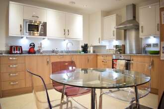 Modern 1 Bedroom Flat Near Riverside, фото 6