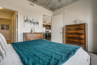 Top Notch 2BR w/ Pool + Gym in Victory Park