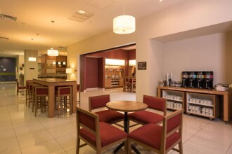 Hampton Inn By Hilton Guadalajara Expo, фото 42