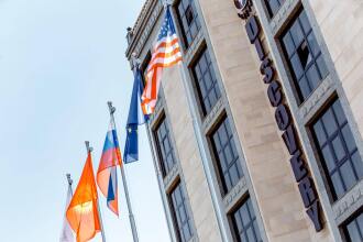 Дискавери отель