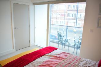 Bermondsey 2 Bedroom Flat With Garden, фото 3