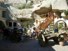 Shoestring Cave House, фото 50