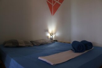 The Crowded House, фото 3 The Crowded House, фото 3