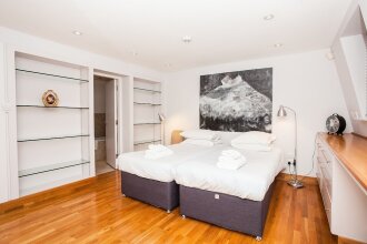 Spacious 1 Bedroom Flat in Victoria