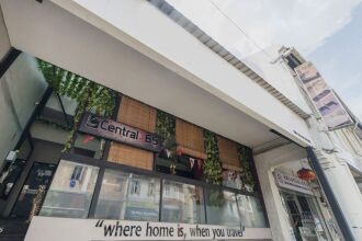 Central 65 Hostel & Cafe