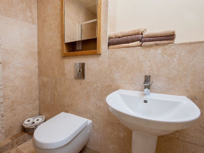 Priory House Apartments, фото 2