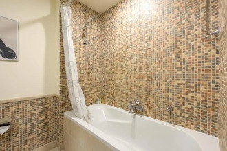 Modern & Stylish Apartment in Downtown, фото 12 Modern & Stylish Apartment in Downtown, фото 12