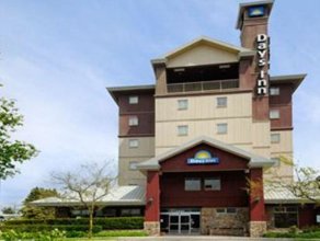 Days Inn by Wyndham Vancouver Airport