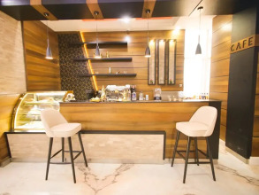 Crown Rose Hotel, фото 15 Crown Rose Hotel, фото 15