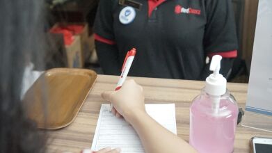 RedDoorz Plus near Hayam Wuruk 2, фото 16