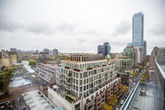 Amazing Suites In Yorkville, фото 27