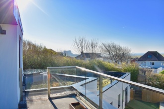 Modern 2 Bedroom Garden House, фото 11