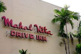 Mahal Kita Drive Inn