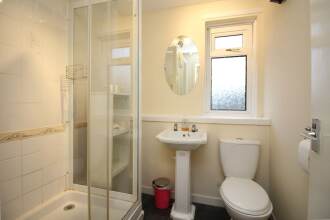 NEW 2BD Flat With Garden Views - West End Glasgow, фото 17 NEW 2BD Flat With Garden Views - West End Glasgow, фото 17