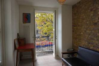 Canalside 1 Bedroom Flat With Terrace, фото 2