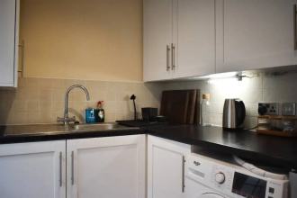 Private, Spacious & Central 1 Bedroom Flat in Brighton, фото 15