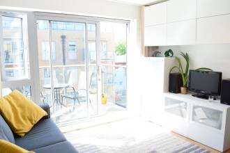 Modern 1 Bedroom In Bow With Sunny Balcony, фото 5