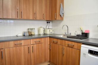 Spacious 3 Bedroom Family Home in Vauxhall, фото 9