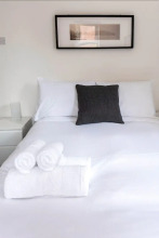 Modern Sleeps 5 - 1BR Home in Manchester, фото 2