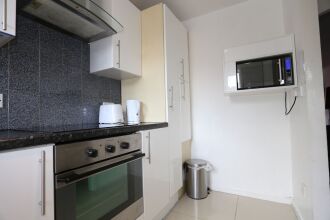 Beautiful 3 Beds House - Thamesmead, фото 11