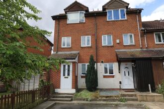 Beautiful 3 Beds House - Thamesmead, фото 14