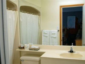 Colonial House Motor Inn, фото 29