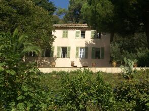 Elegant 18th Century Villa in Cannes With Private Pool and Seaview, фото 10