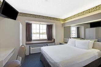 Microtel Inn & Suites by Wyndham Houston