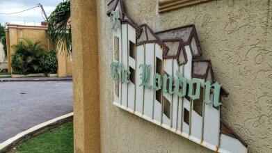 Modern London Decor Guest Apartments