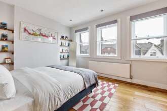 Modern & Chic 2bed Hampstead Duplex 1 min to Tube, фото 3