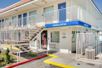 Motel 6 Albuquerque - Carlisle