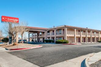 Econo Lodge West - Coors Blvd