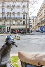 Balcony Views to the Eiffel Tower, фото 10