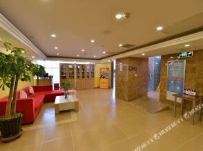 Home Inn (Beijing Landao Dongdaqiao Metro Station)