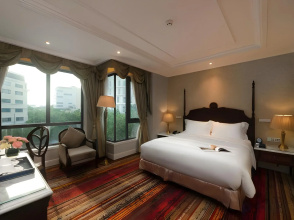 The Lapis Hotel