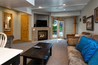 2BR Empire House Condo by RedAwning, фото 3