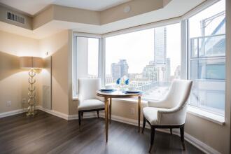 Amazing Suites In Yorkville, фото 23