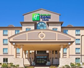 Holiday Inn Express & Suites Dallas Fair Park