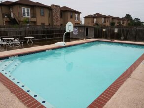 Deluxe 6 Inn & Suites, фото 21 Deluxe 6 Inn & Suites, фото 21