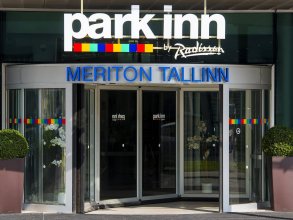 Отель Park Inn by Radisson Meriton Conference & Spa Таллин