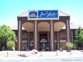 Best Western Airport Albuquerque InnSuites Hotel & Suites