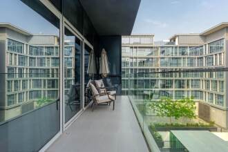 Luxurious, Vast & Airy Apartment in City Walk, фото 3