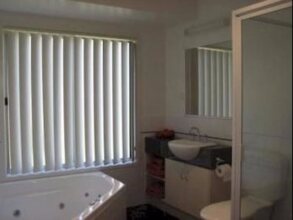 Lookout Holiday Units, фото 19