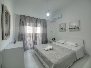 Cosy Apartment in Glyfada Center, фото 3