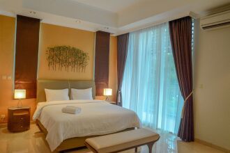 3 Bedrooms Premium Sudirman Residence by Travelio, фото 41